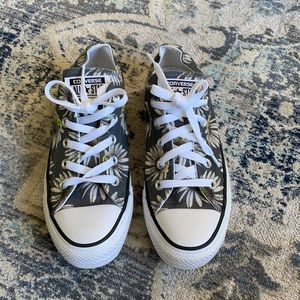 Flower Converse